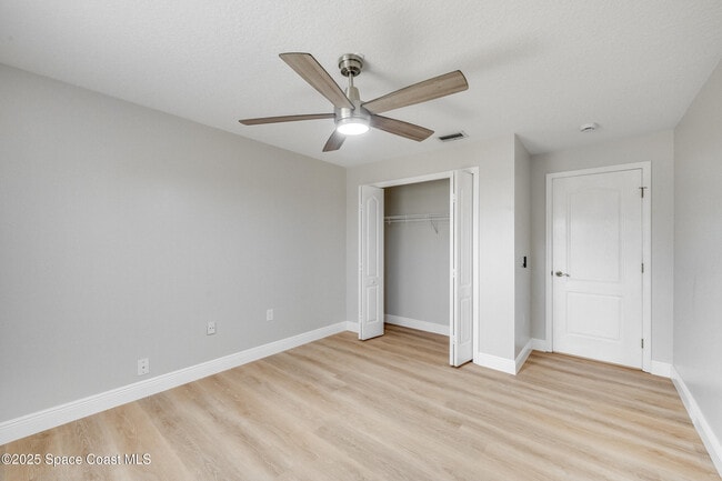 Building Photo - 187 Pinta Cir
