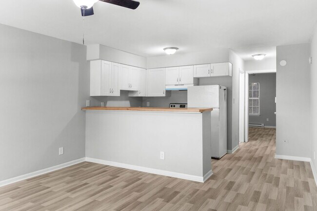 Primary Photo - 1129 Green St