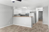 Building Photo - 1129 Green St