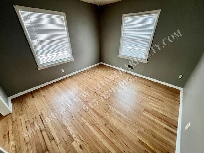 Building Photo - Updated 2 Bedroom 1 Bath House in North KC-Coming SOON!!