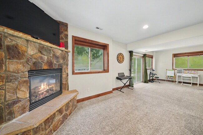 Building Photo - 18145 Bakers Farm Rd