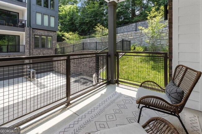 Building Photo - 371 Pratt Dr SE