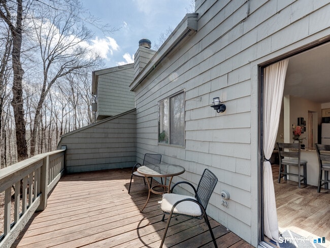 Building Photo - 355 Ledge Dr