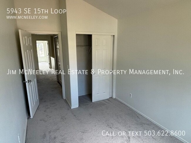 Building Photo - 5943 SE 15th Loop