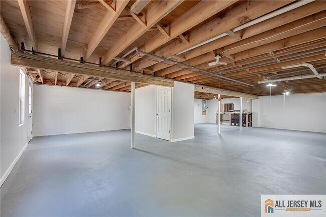 Building Photo - 134 Old Beekman Rd