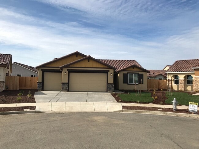 Building Photo - 1627 Marsh Ct