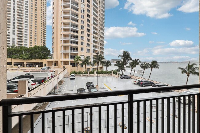 Building Photo - 540 Brickell Key Dr