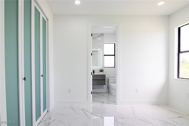 Building Photo - 829 NW 29th Ave