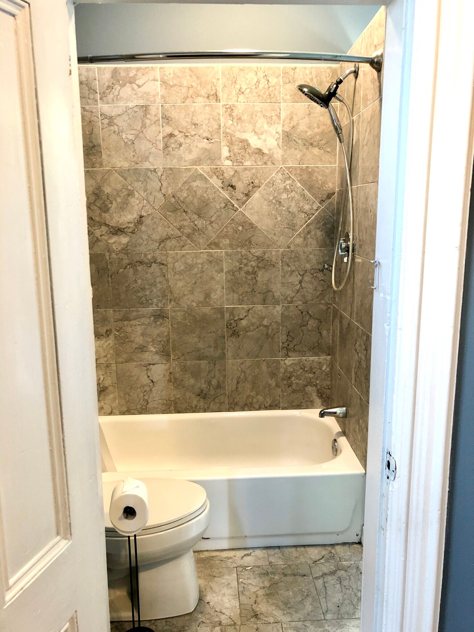 Building Photo - 124 Vinton St, 2