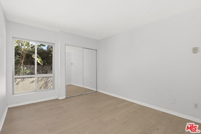 Building Photo - 4900 Overland Ave