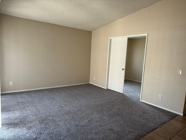 Building Photo - Lovely 2 Bedroom Condo in Azusa