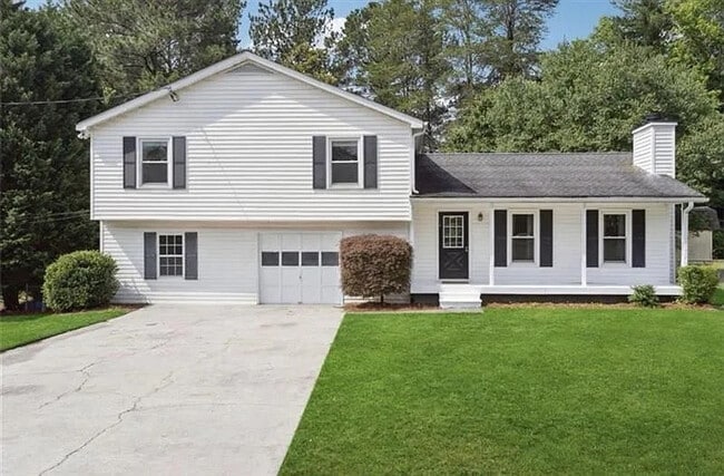 Building Photo - 3081 Brooks Dr