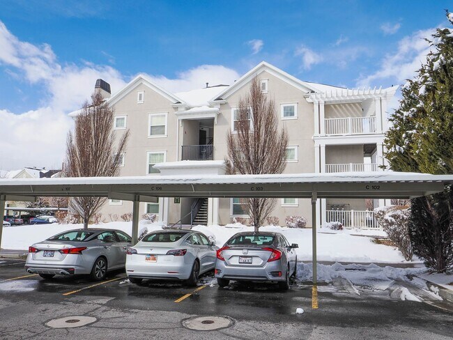 Building Photo - Beautiful Daybreak Condo