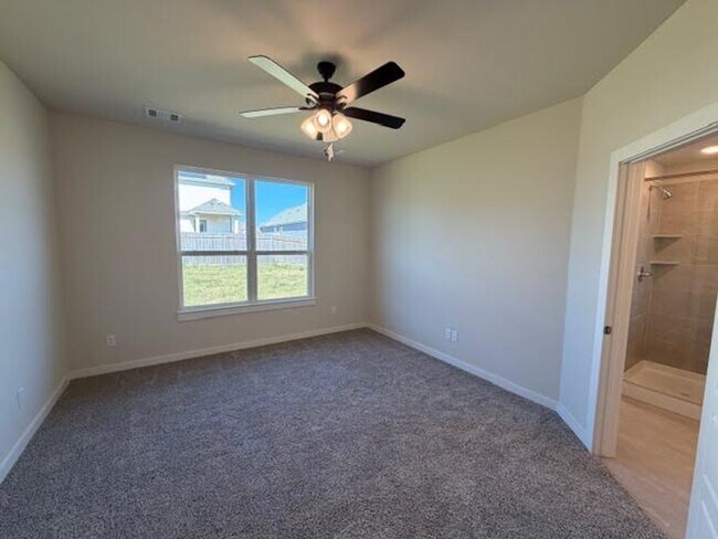 Building Photo - New Build in China Spring