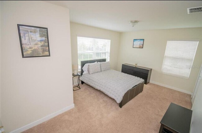 Building Photo - 9047 Dogleg Dr