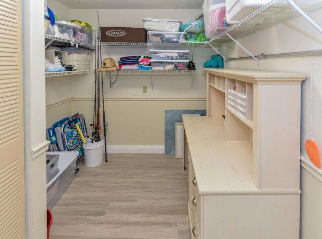 Building Photo - 901 Seafarer Cir