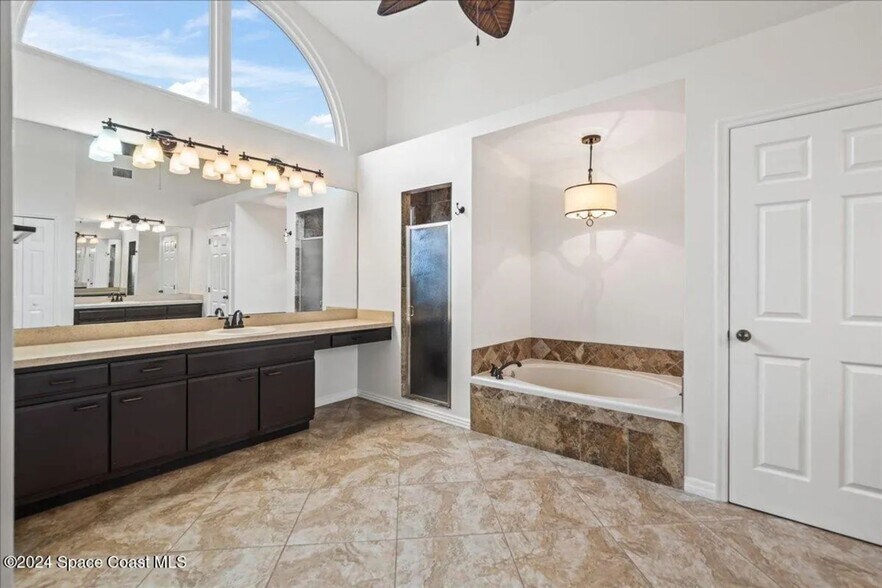 Building Photo - 1243 Water Lily Ln