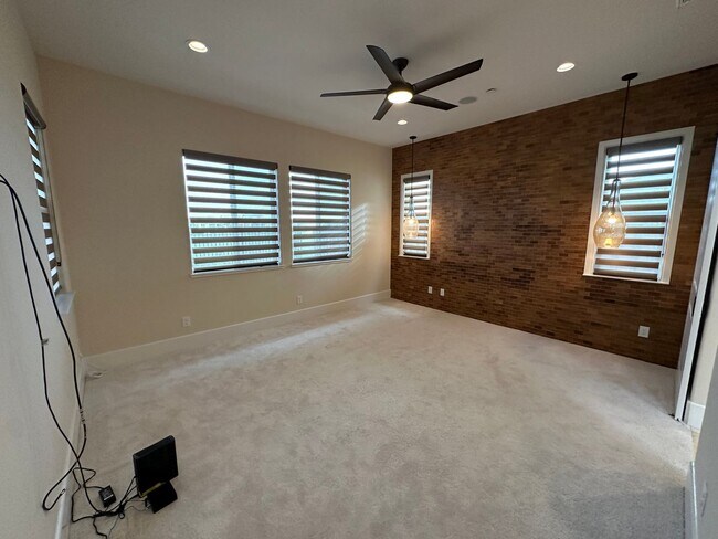 Building Photo - Stunning Lakefront River Islands Home