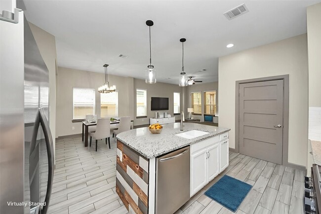 Building Photo - 211 Pleasant Hl Wy