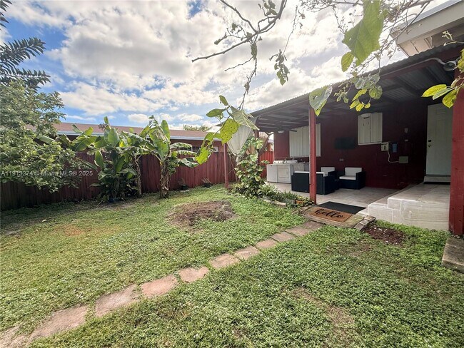 Building Photo - 2435 Wilson St