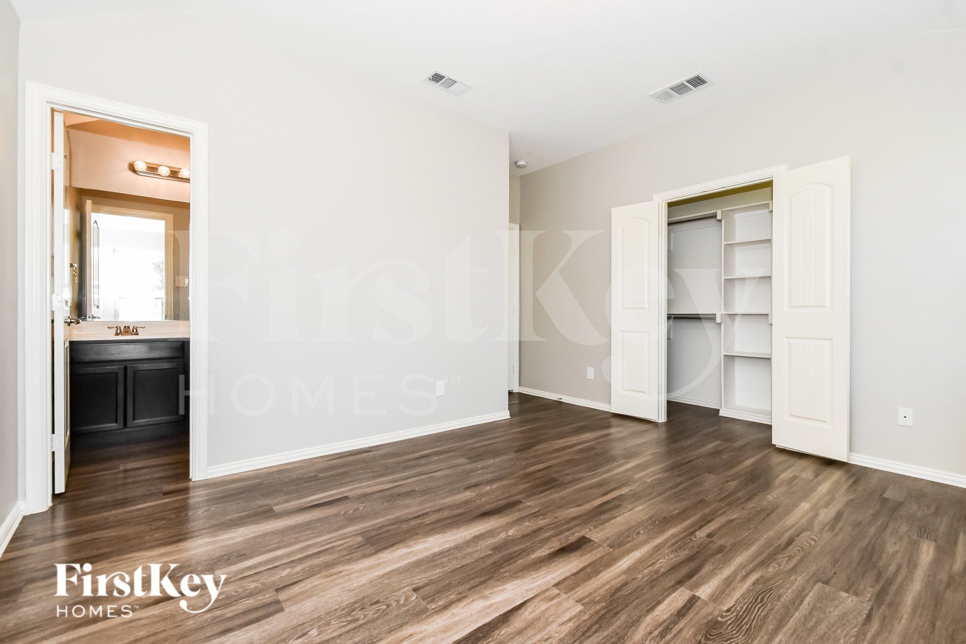 Building Photo - 1821 Ridgecrest Dr