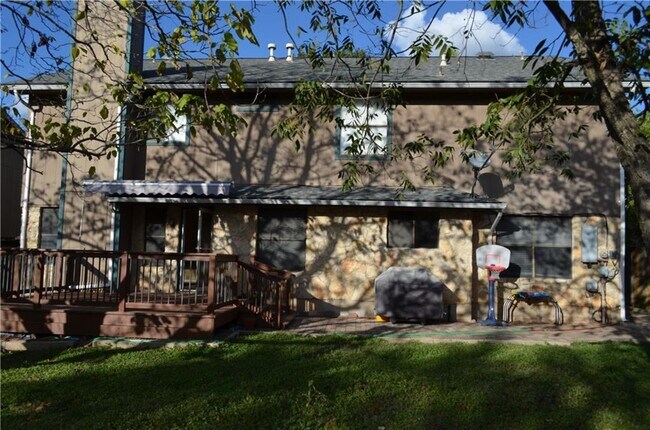 Building Photo - 13254 Kerrville Folkway