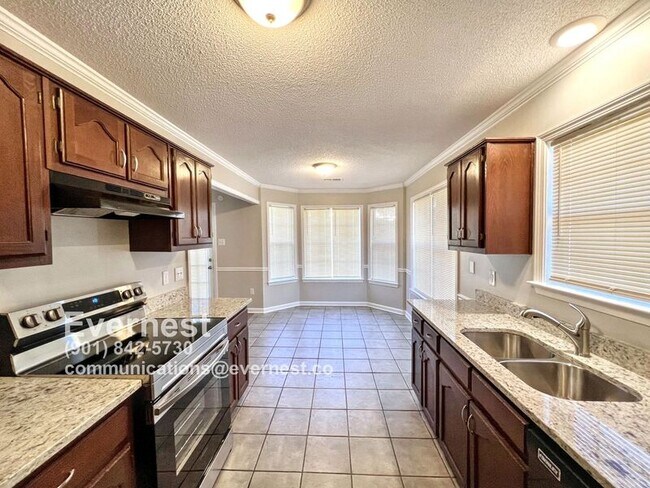 Building Photo - 9880 Seminole Dr