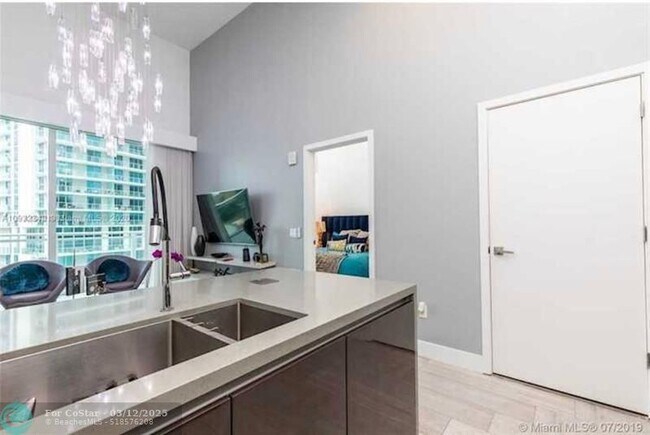 Building Photo - 1080 Brickell Ave