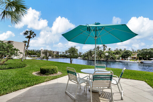 Building Photo - 13 Royal Palm Way
