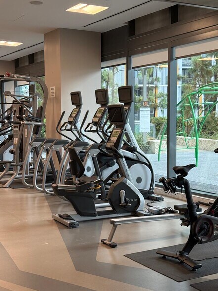 Building Photo - 68 SE 6th St