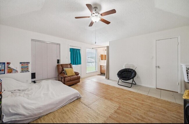 Building Photo - 11526 Villa Heights Dr