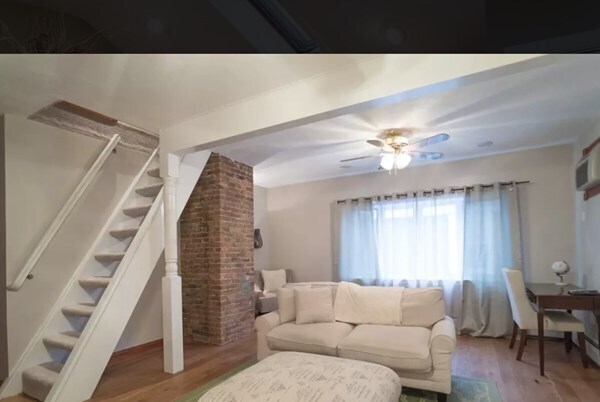 Building Photo - 306 Hurley St