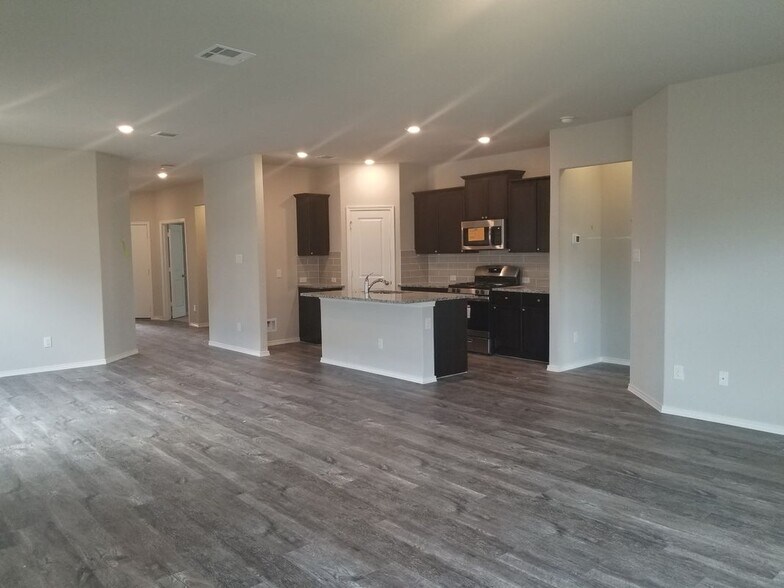 Building Photo - 8511 Cassia Cove