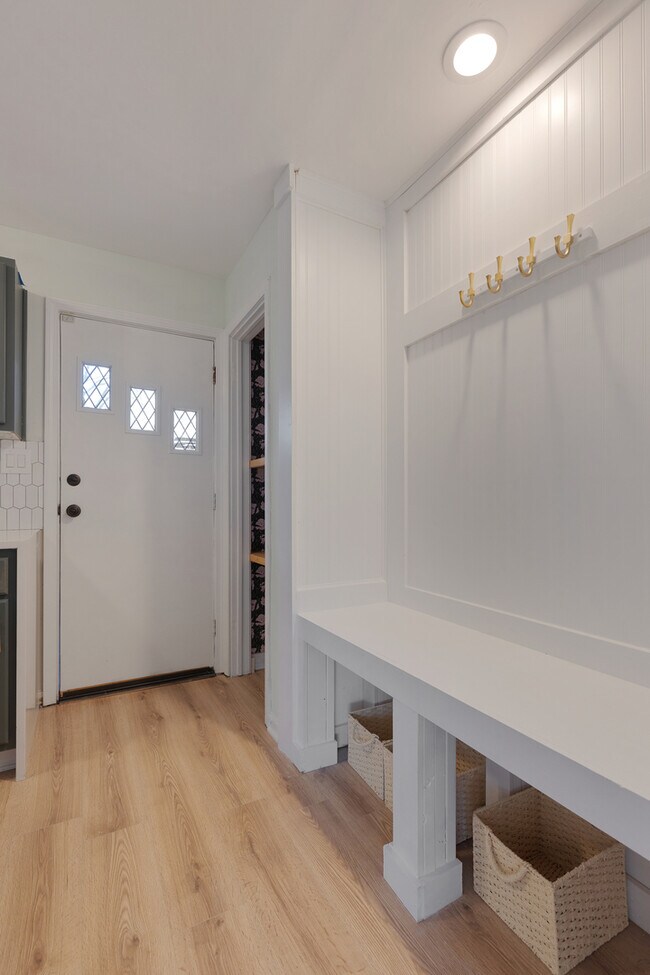 Building Photo - 2158 Pleasure View Rd