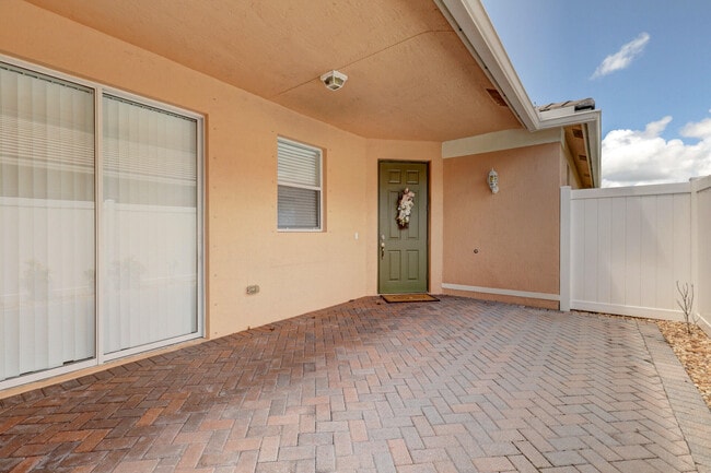Building Photo - 9516 SW Flowermound Cir