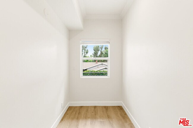 Building Photo - 23114 Mariano St