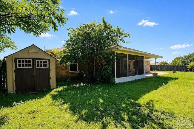 Building Photo - 10609 Creek Ridge Dr