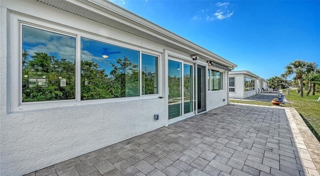 Building Photo - 909 Spanish Dr N