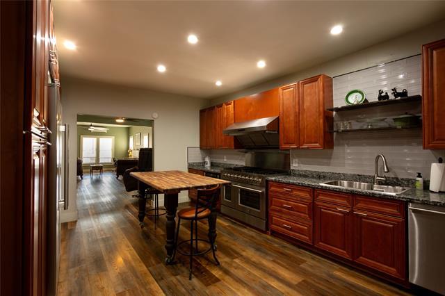 Building Photo - 340 E 3rd St