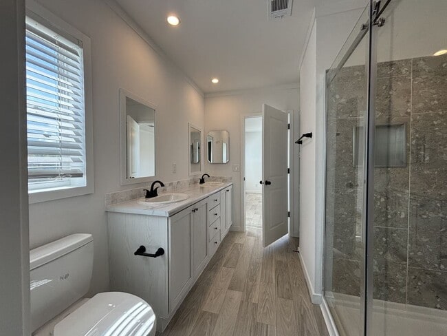 Building Photo - 5641 Blue Harbor Dr