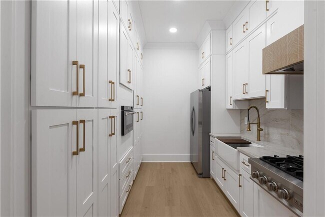 Building Photo - 407 Buford