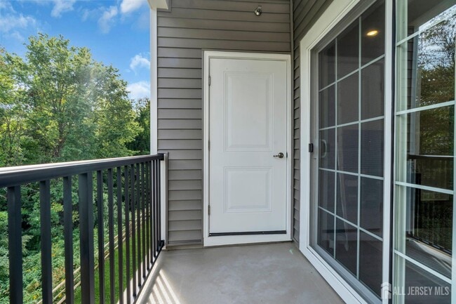 Building Photo - 28204 Radford Ct