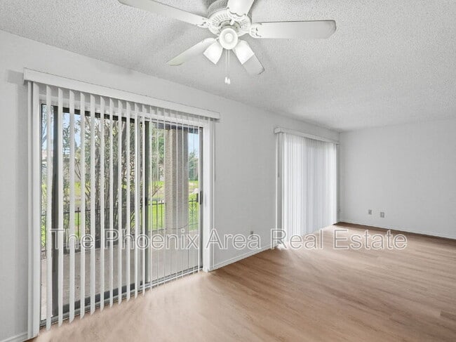 Building Photo - 2232 W Lindner Ave