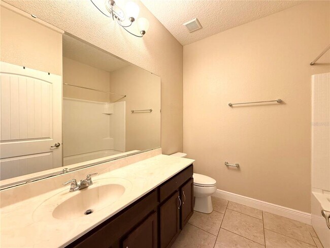 Building Photo - 1497 Softshell St