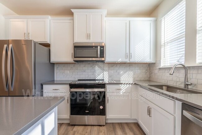 Building Photo - 1556 Cedar Tree Dr