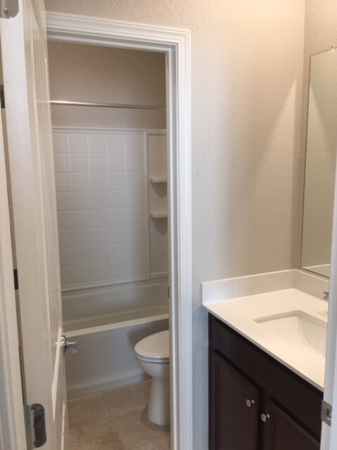 Building Photo - Natomas Crossing Nearly New Rental w/4 Bedrooms