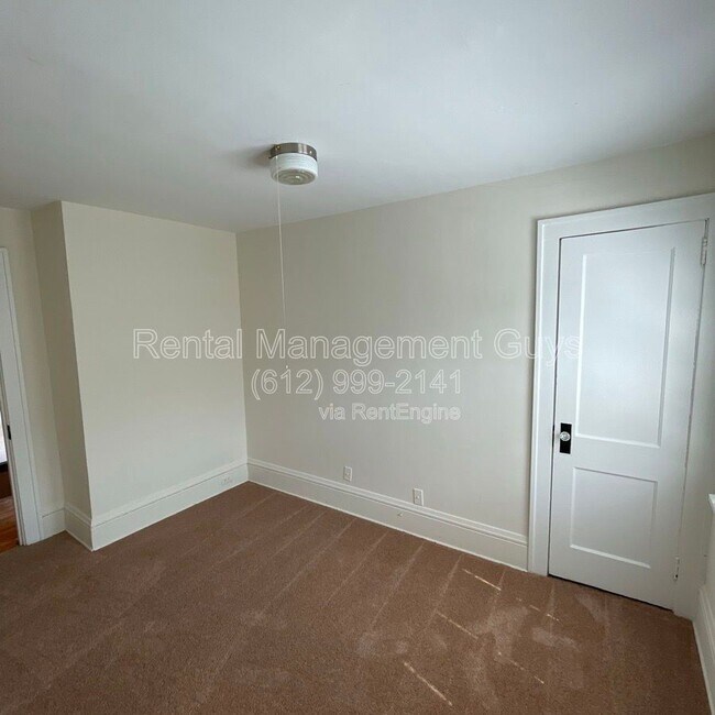 Building Photo - 3245 Russell Ave N