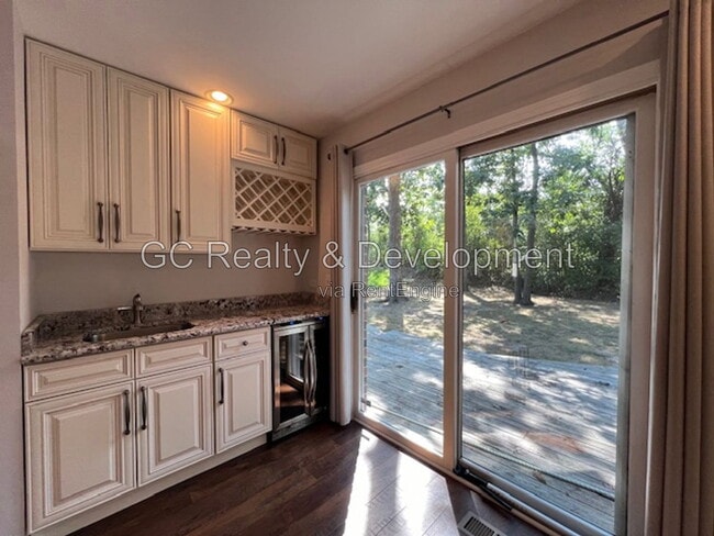 Building Photo - 3148 Cottonwood Ct