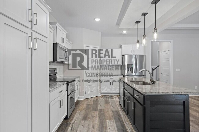 Building Photo - 338 Crusaw Dr