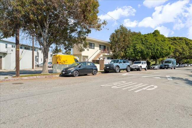 Building Photo - 1739 Washington Way